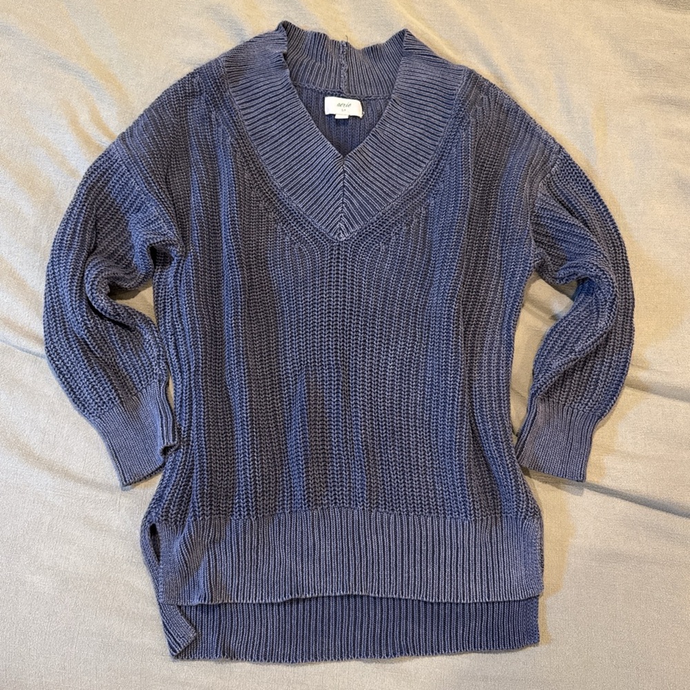 Blue aerie sweater